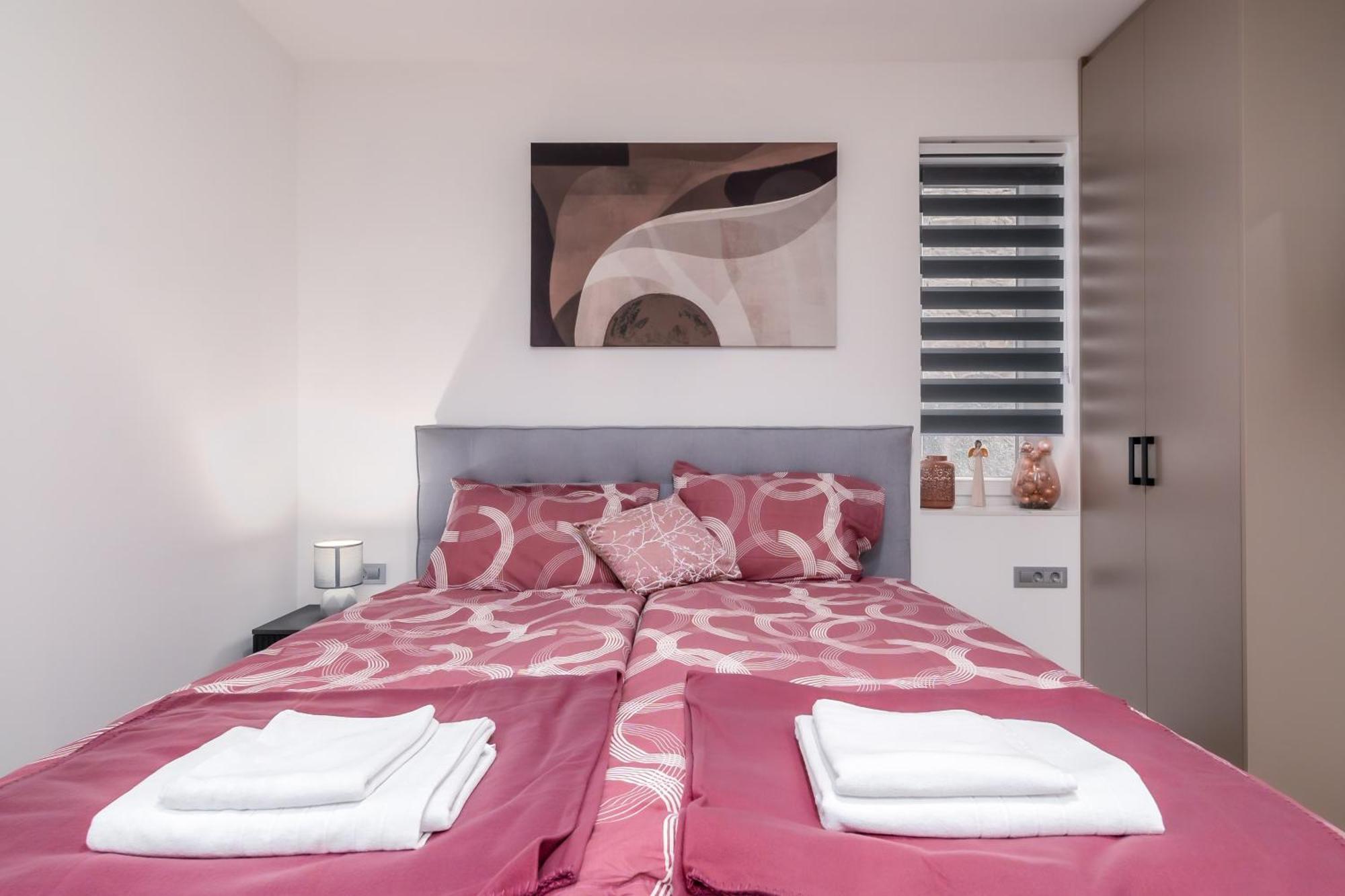 Apartma Downtown Modern *