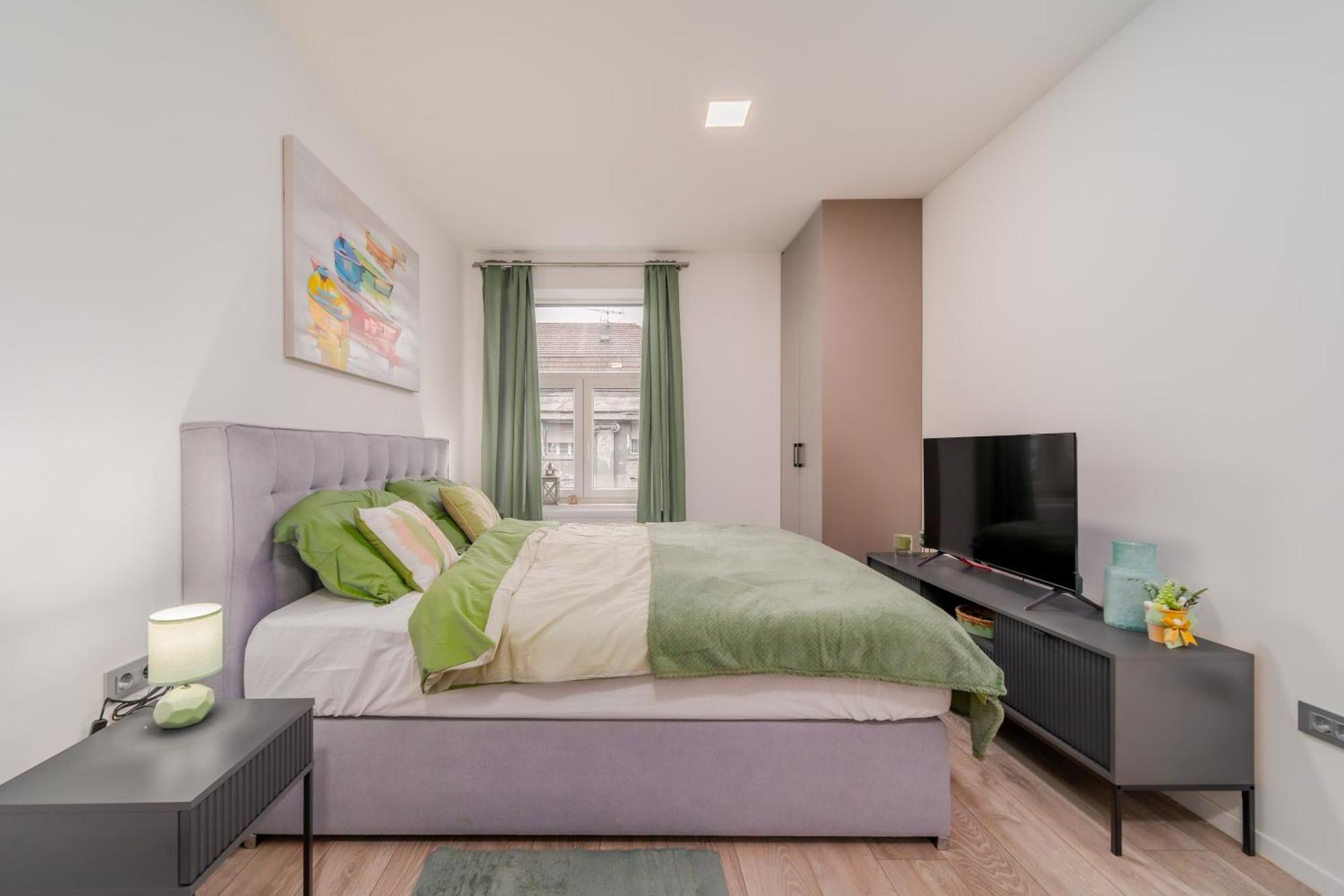Apartma Downtown Modern *