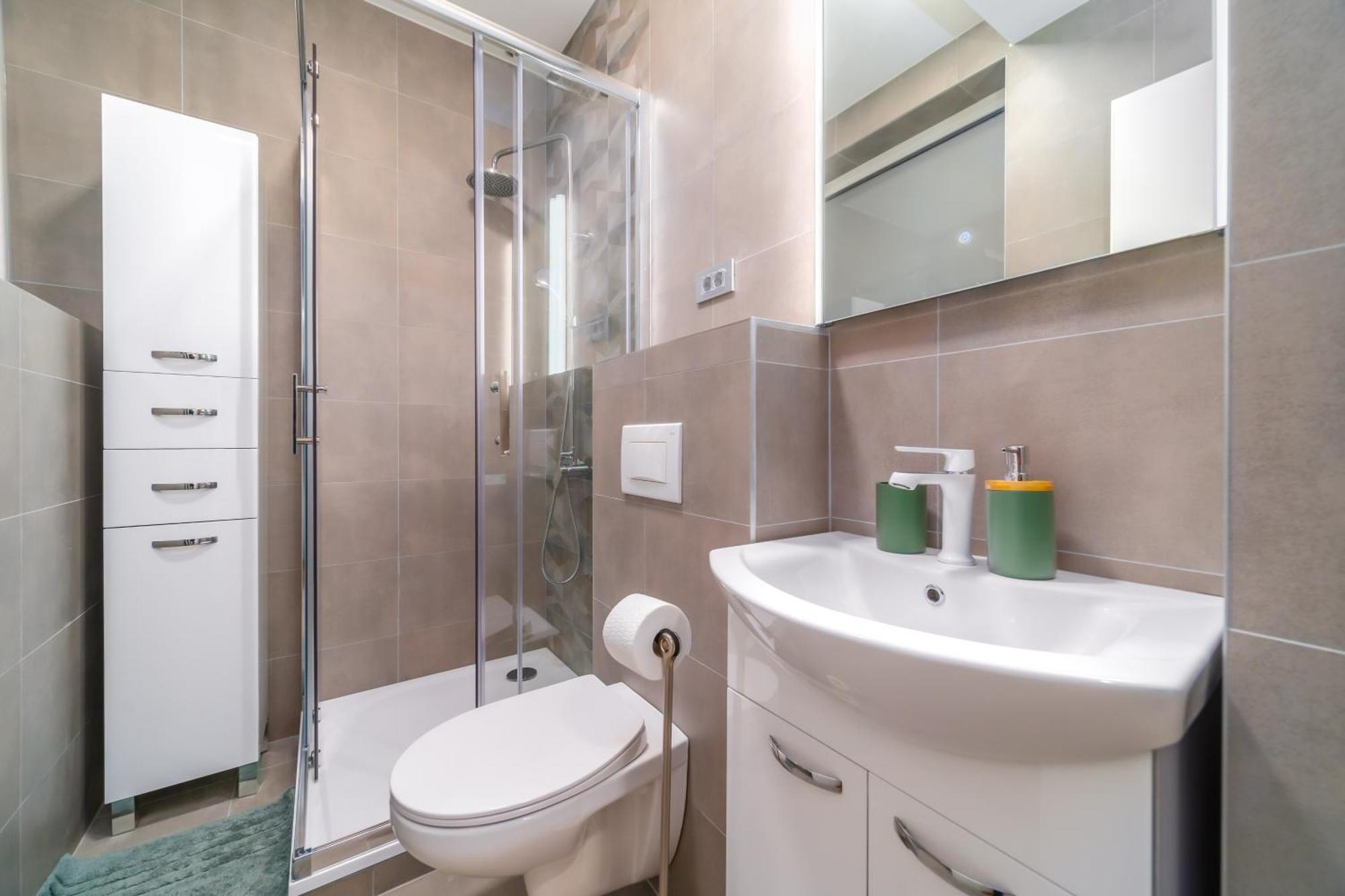 Apartma Downtown Modern *