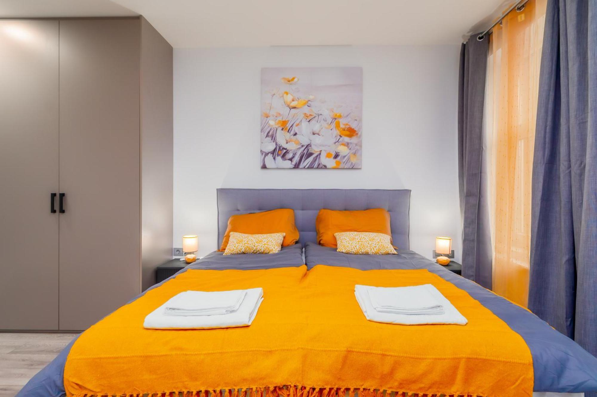 Apartma Downtown Modern